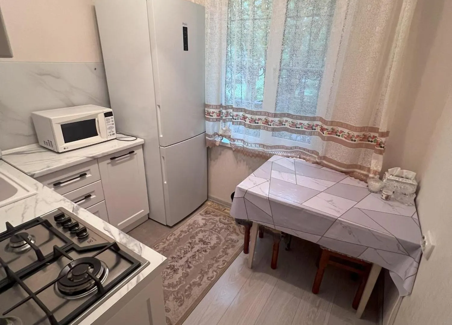 Apartment Уютная 2Х Комнатная Квартира Рядом С Esentai Mall, Mega, Forum, Dostyk Plaza, Речкой Есентай, Терренкур И Другими Достопримечательностями Almaty